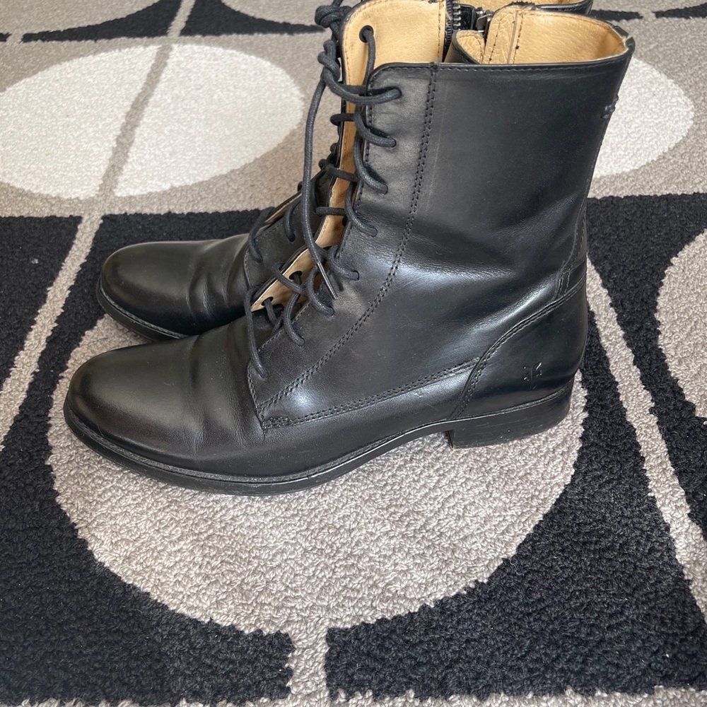 FRYE AND CO. Melissa Short Lace Lace-Up Boots - Picture 2 of 4
